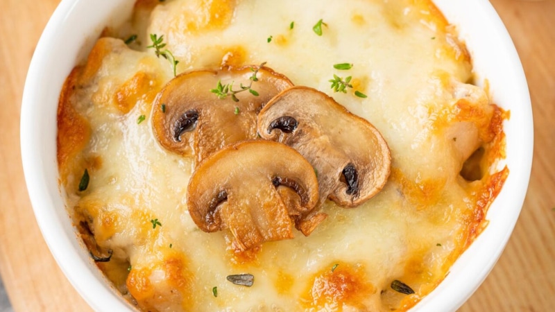 Жюльен с тремя сырами: нежный вкус Жюльен с тремя сырами: нежный вкус