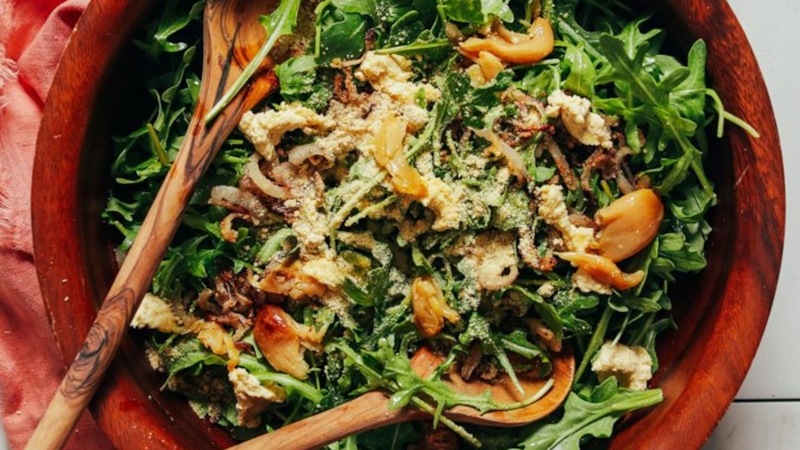 Салат из руколы: летний микс