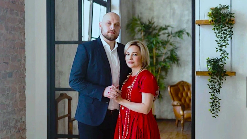 Муж Булановой накопил 12 млн долгов на фоне её триумфа