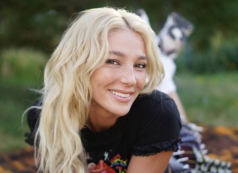 Настя Ивлеева извинилась перед тиктокером за наглый плагиат