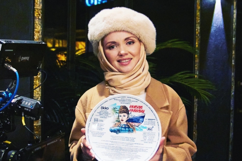 Звезда «Кухни» Ольга Кузьмина разрыдалась в центре Парижа