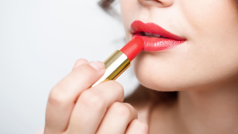 Скрытая угроза: токсины в помаде