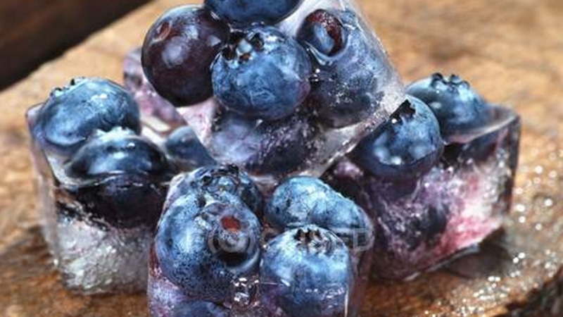 Черника и имбирь: кубики для чая Черника и имбирь: кубики для чая