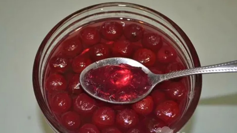 Вишня в желе: лето в банке