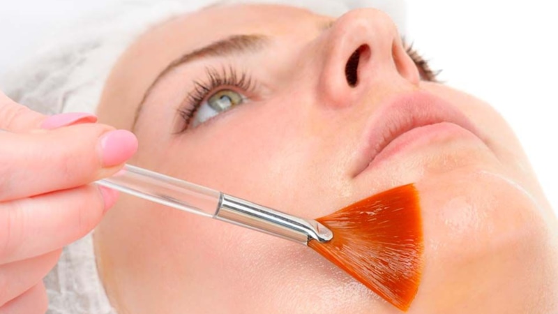 Летний уход: запрещенные процедуры для кожи