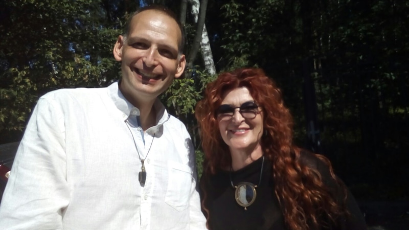 Участники «Битвы экстрасенсов» Артур Микаберидзе и Марина Зуева 