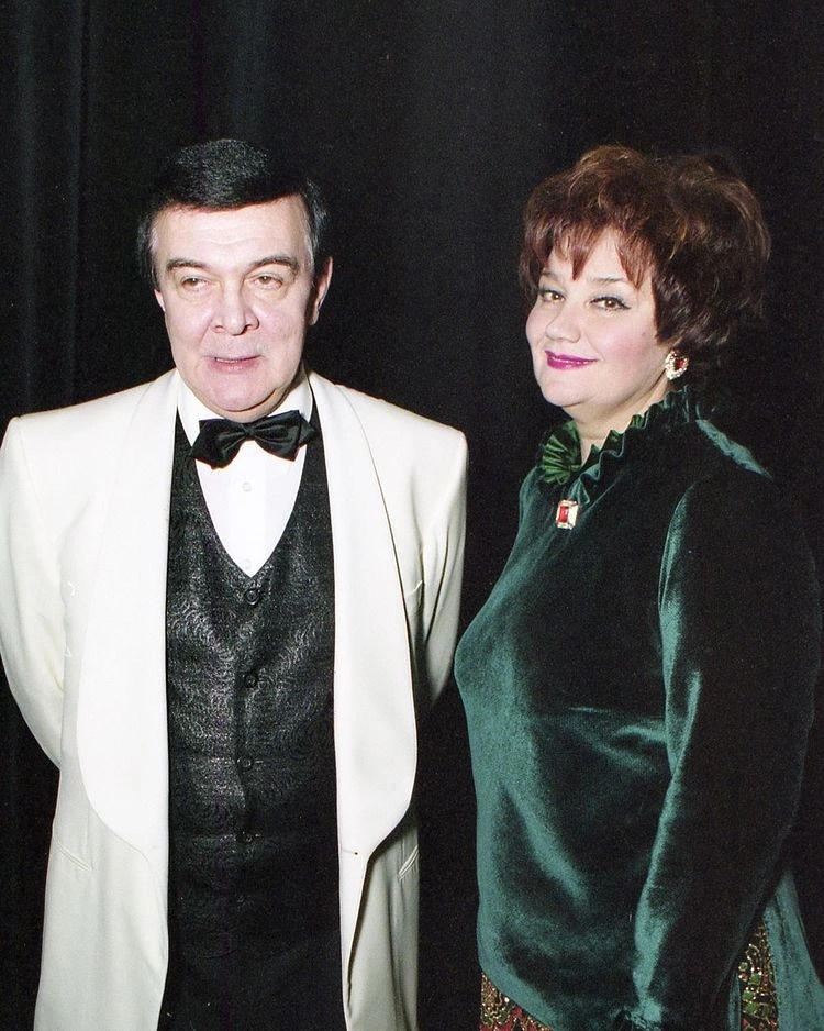 Муслим Мaгомaев и Тaмaрa Синявскaя Муслим Мaгомaев и Тaмaрa Синявскaя