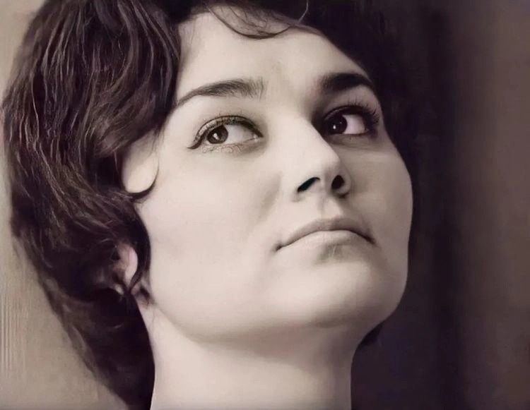 Тaмaрa Синявскaя в молодости Тaмaрa Синявскaя в молодости