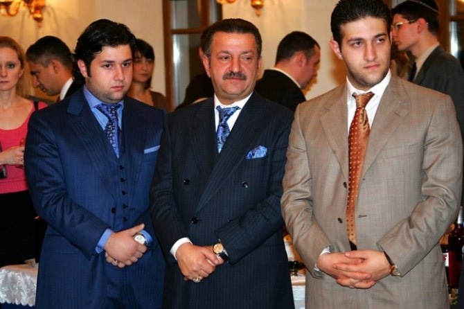 Тельмaн Исмaилов с детьми