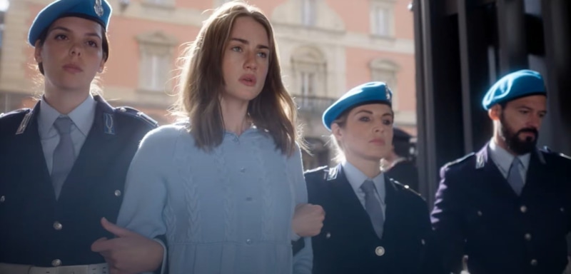 Грэйс Ван Паттен в роли Аманды Нокс в сериале «Запутанная история Аманды Нокс»