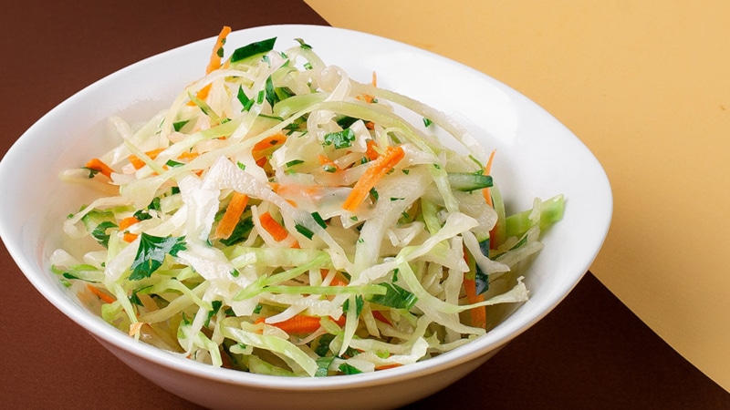 Квашеная капуста с огурцами: мягкий вкус