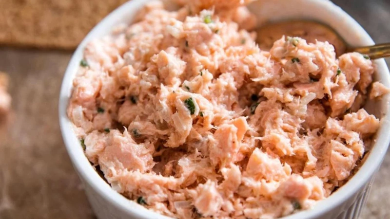 Деликатесный паштет: красная рыба со сливочным сыром