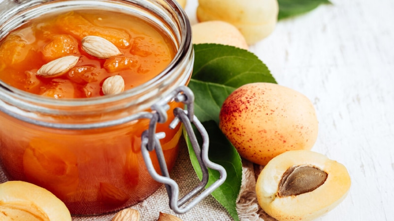 Деликатесное варенье: абрикосы с фисташками