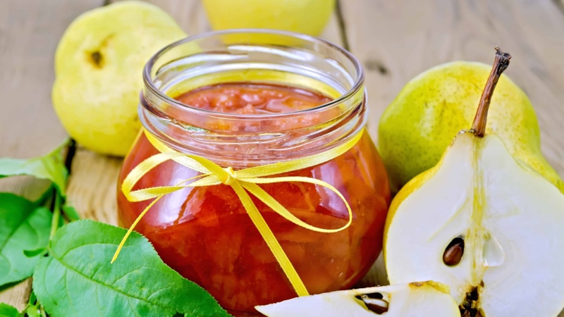 Изысканный десерт: грушевое варенье с вином