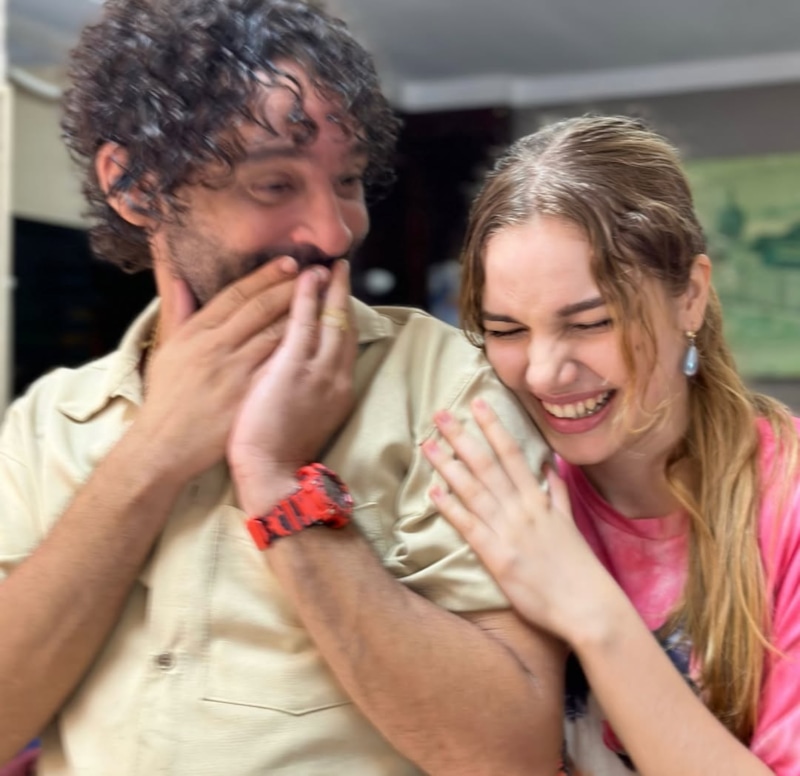 Аллан Хасинто Сантана и Домитила Каттете в мини-сериале «Реки судьбы»