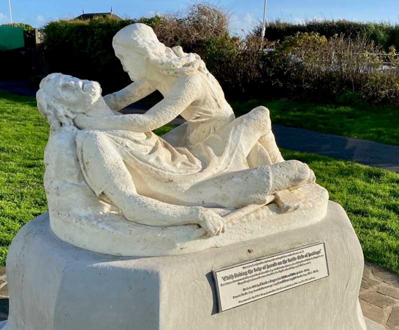 Памятник Эдите Лебединой Шее и Гарольду I Годвинсону