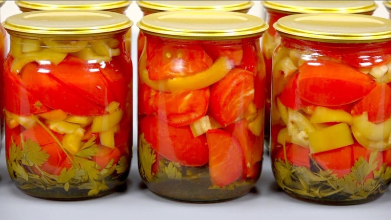 Овощная заготовка: томаты и перец