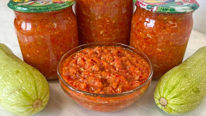 Аджика из кабачков: острый соус на зиму