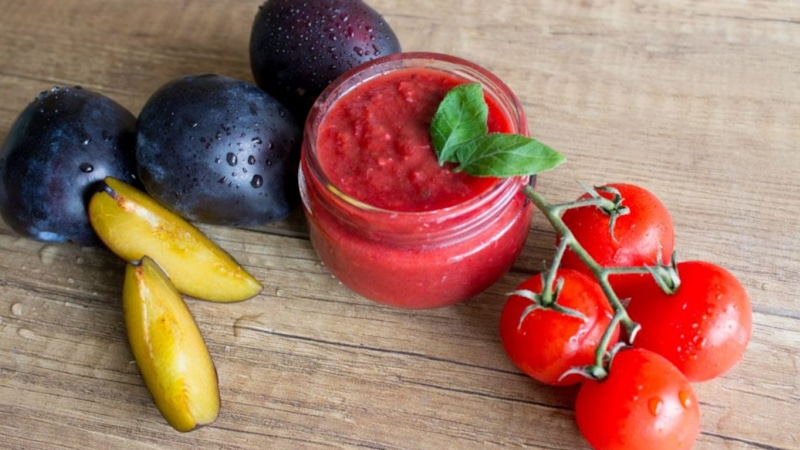 Сливово-томатный кетчуп: пикантный шедевр