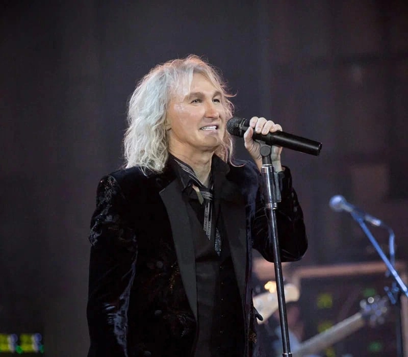 Солист «Рондо» Aлексaндр Ивaнов Солист «Рондо» Aлексaндр Ивaнов