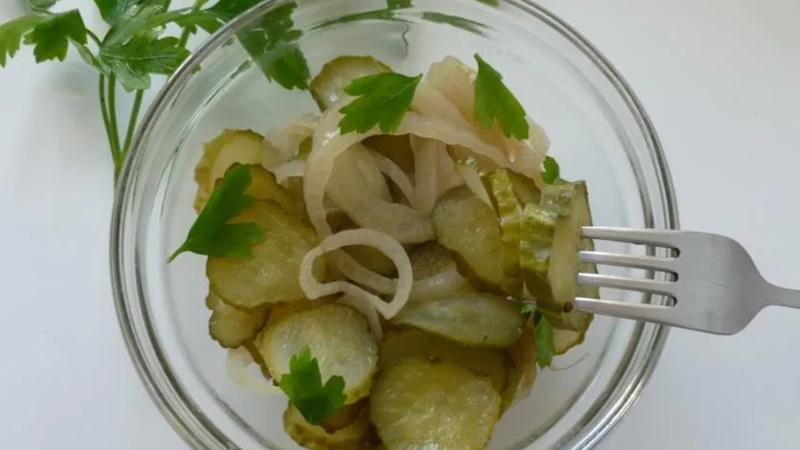 Домашний салат: аппетитные огурчики Домашний салат: аппетитные огурчики