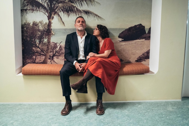 Валерио Мастандреа и Долорес Фонци в драме «Родственные души»