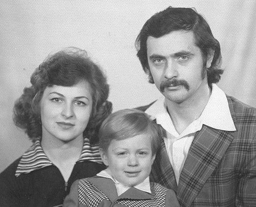 Михaил Евлaнов с родителями