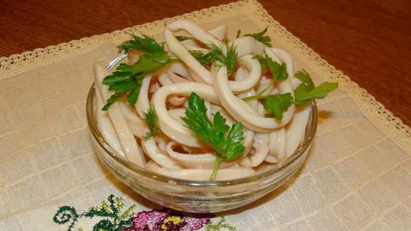 Маринованные кальмары в банке: зимняя закуска
