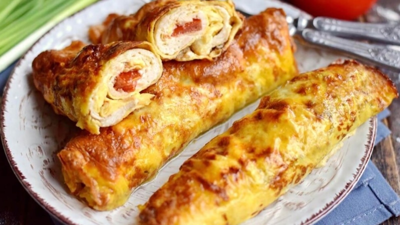 Ленивые бризоли с курицей: блинчики с начинкой