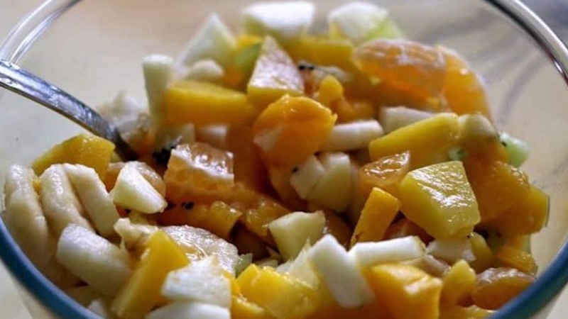 Фруктовый салат: дыня и банан