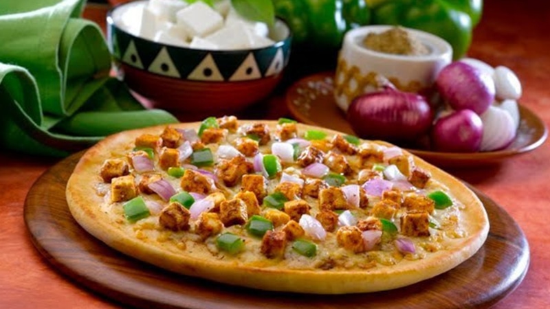 Индийская пицца: ярко и пряно