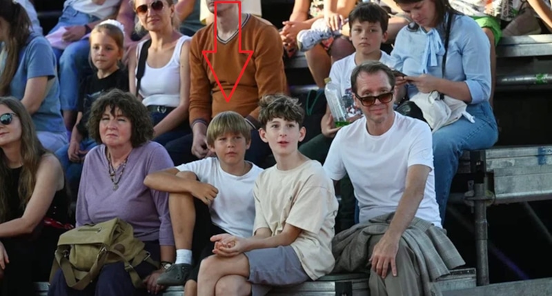 Евгений Миронов удивил публику, появившись на людях с тайным сыном Евгений Миронов удивил публику, появившись на людях с тайным сыном