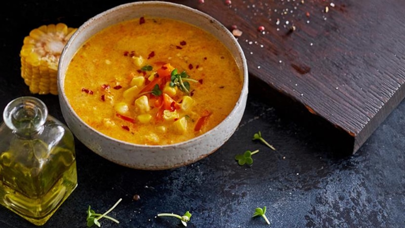 Яркий суп: кукуруза и чили