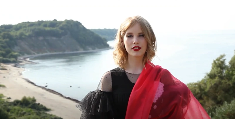 Рая SCP с макияжем Рая SCP с макияжем