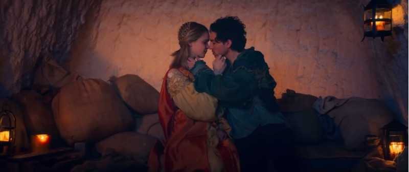 Клара Ругор и Джэми Уорд в мюзикле «Джульетта и Ромео»