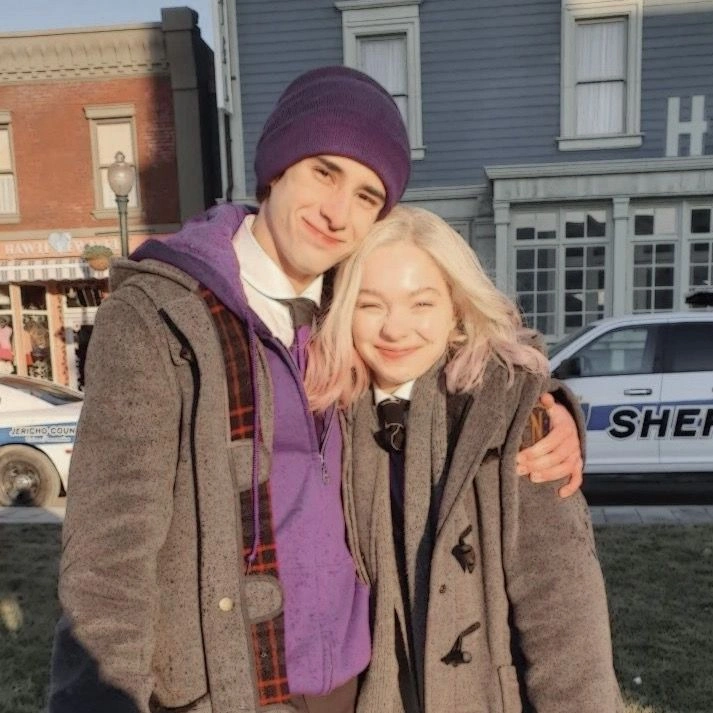 Джорджи Фармер и Эмма Майерс