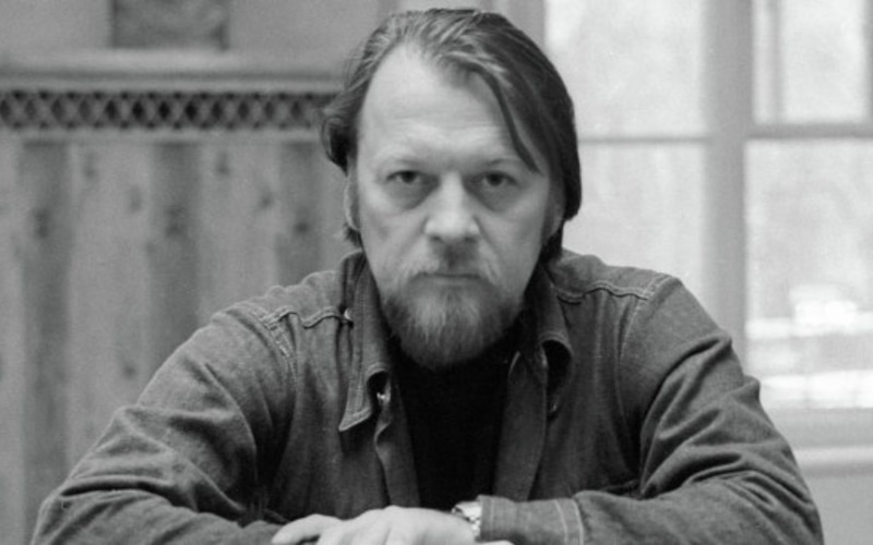 Михаил Рощин