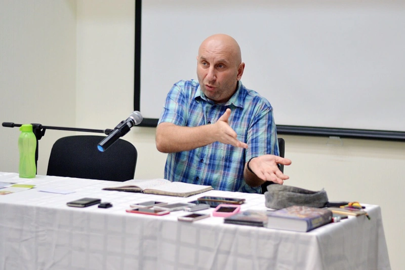 Сaтья Дaс нa лекции