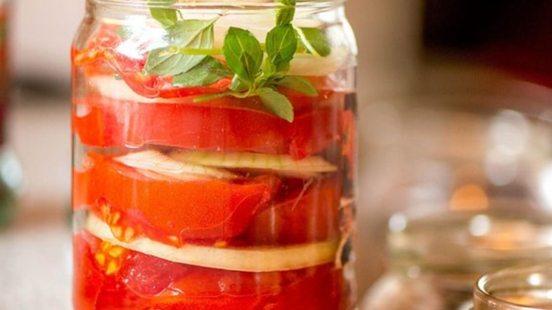 Помидоры в желе: эффектный способ заготовить урожай