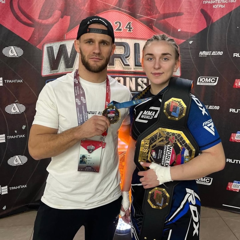 Чемпионка мира по MMА Татьяна Девятова и ее тренер Иван Соловьев