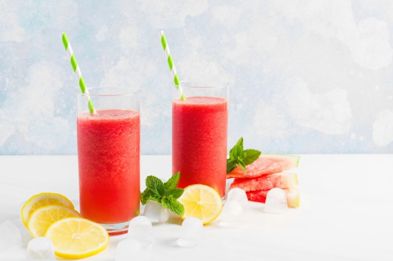 Арбузно-лимонный слаш: рецепт с базиликом Арбузно-лимонный слаш: рецепт с базиликом