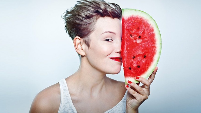 Арбузная маска для лица: с медом и овсянкой