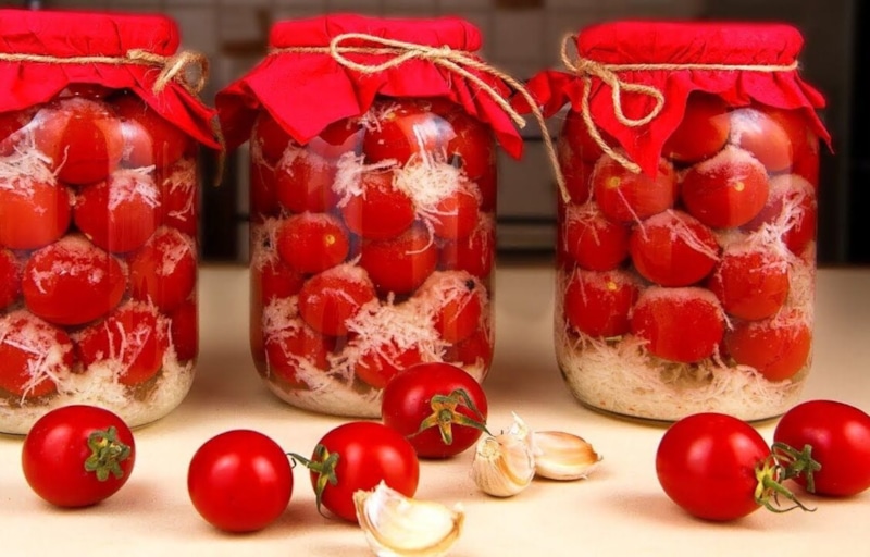 Яркие помидоры: удовольствие в снежном маринаде