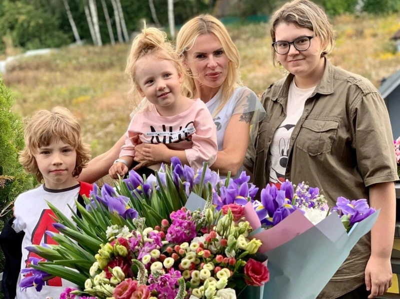 Елизавета Круцко с детьми Елизавета Круцко с детьми