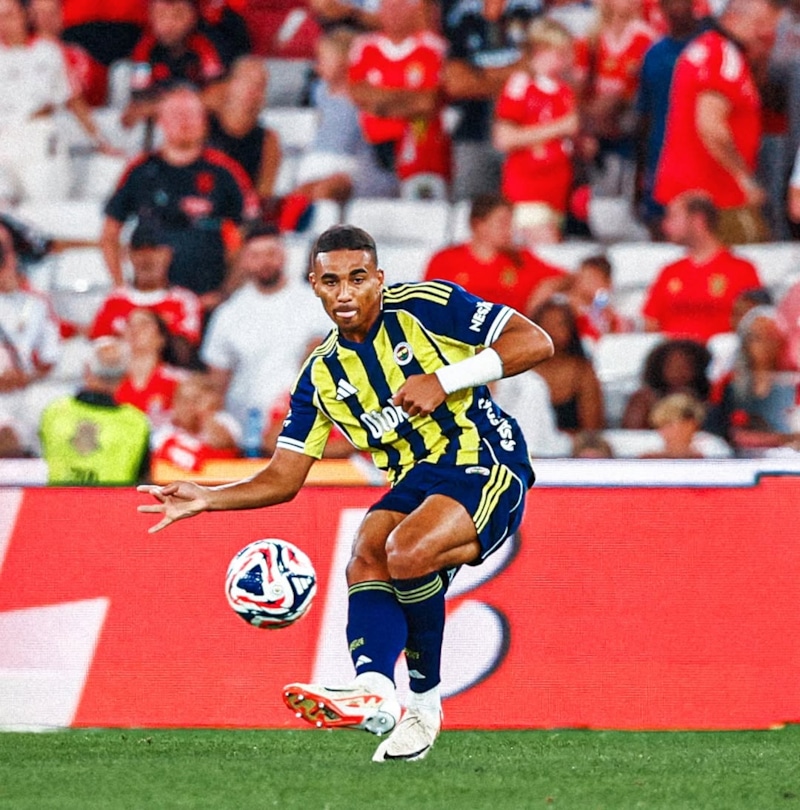 Защитник «Фенербахче» Александер Джику 