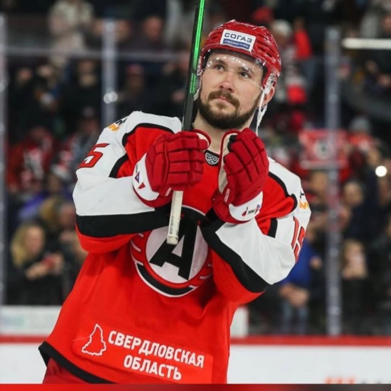 Нападающий клуба КХЛ «Автомобилист» Анатолий Голышев