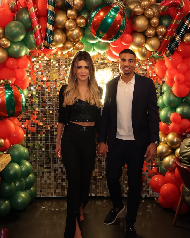 Александер Джику с женой