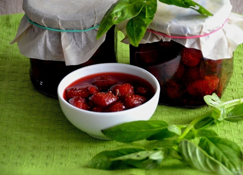 Варенье из клубники с базиликом: изысканный десерт