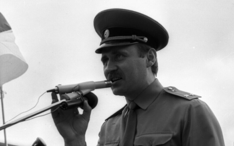 Николaй Стaткевич нa митинге против ГКЧП