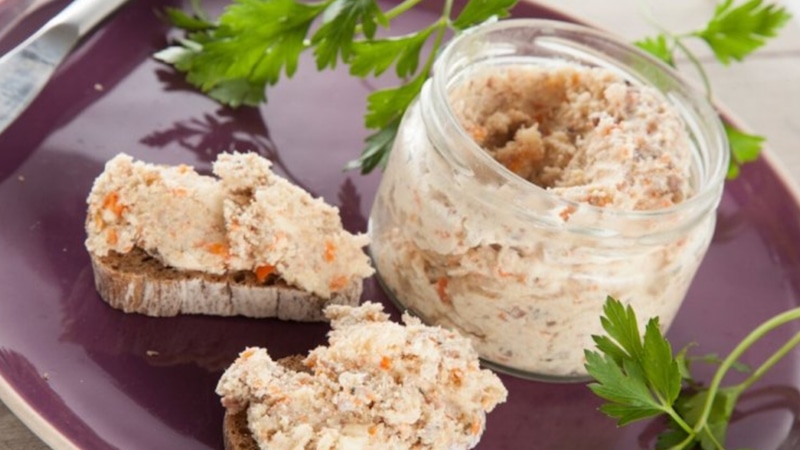 Нежный паштет: копченая селедка со сливочным сыром Нежный паштет: копченая селедка со сливочным сыром